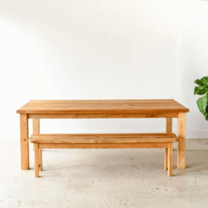 Açık renk ahşap masa - Görsel 4