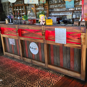 Masif Ahşap Özel Tasarım Banko – Işıklı, Logolu ve Çekmeceli Karşılama Masası - Görsel 4