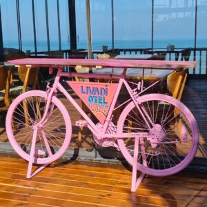 Retro Tasarım Bisiklet Bar Masası & Dresuar – Doğal Ahşap Tablalı Dekoratif Konsol Kişiye Özel Logo & Renk - Görsel 4