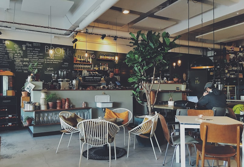 Modern cafe iç mekan dekorasyonu ve konsept tasarımları